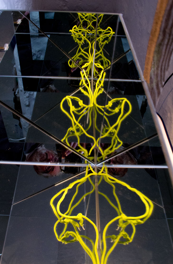 contemporary art meets science- string theory Art and science -infinity mirror effect - optics and perception